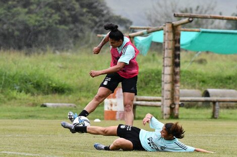 La Selección Argentina femenina se entrenó en Colombia