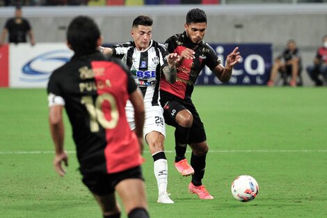 Colón le ganó a Central Córdoba y sigue invicto