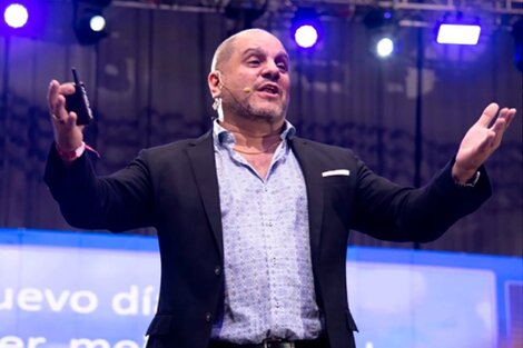 Leonardo Cositoro es , además, pastor evangélico.