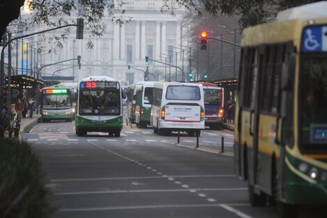 Sin avances en la negociación por el traspaso de los colectivos porteños