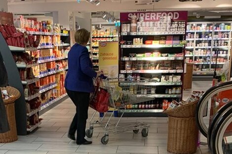 Angela Merkel sufrió un robo mientras realizaba compras en un supermercado