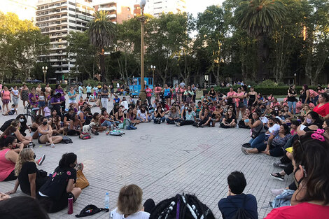 La primera asamblea convocó a unas 300 personas. 