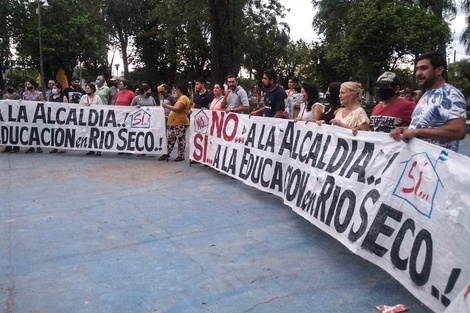 Un pueblo en contra de la instalación de una cárcel en una escuela