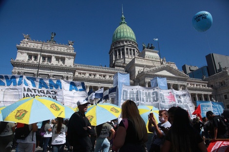 Apertura de sesiones ordinarias: el color de la plaza