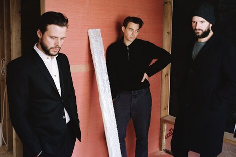 White Lies: "Nunca nos jactamos de ser únicos y originales”