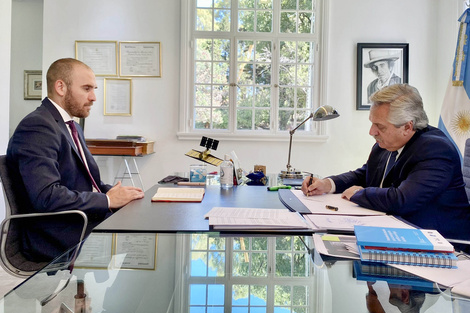 Presidente Alberto Fernández con el ministro Martín Guzmán.