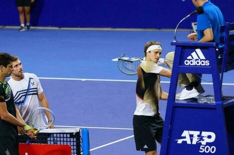 Zverev a los raquetazos contra el umpire italiano Alessandro Germani