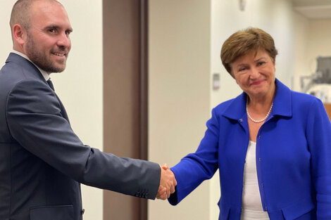 El ministro Guzmán junto a la titular del FMI, Kristalina Georgieva.  (Fuente: AFP)