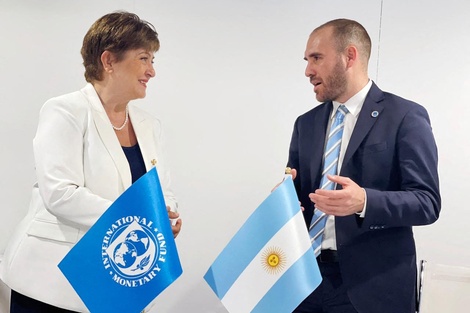 La titular del FMI, Kristalina Georgieva, junto al ministro Martín Guzmán.