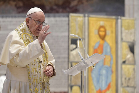 Jorge Bergoglio sigue con atención la guerra desatada por Rusia. 