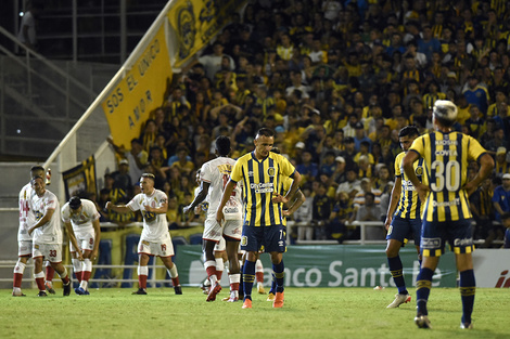 El equipo de Kily González se fue silbado por todo el estadio. (Fuente: Sebastián Granata)