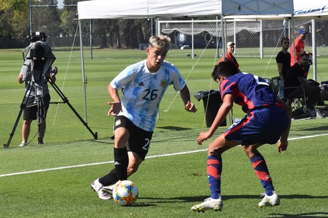 La Selección Argentina Sub 17 venció a Estados Unidos, con debut del VAR incluido