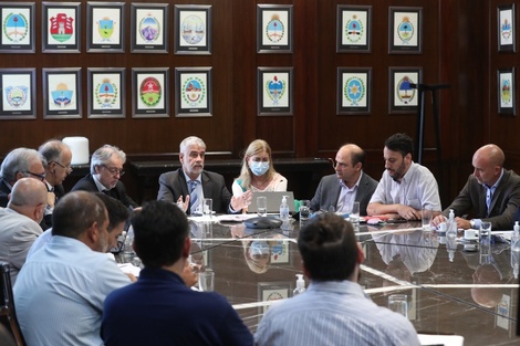 Roberto Feletti, secretario de Comercio Interior, con inquilinos e inmobiliarias.