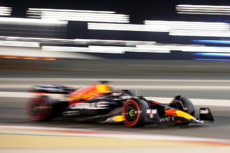 Verstappen no pudo sacarle la pole a Leclerc, que dominó con su Ferrari (Fuente: EFE)