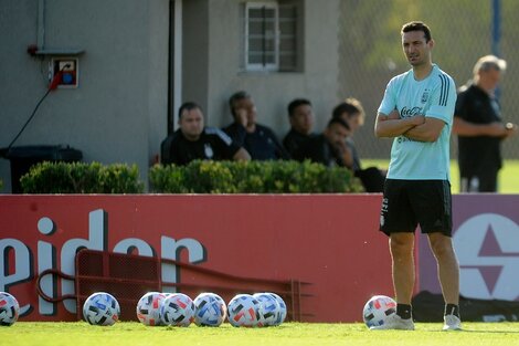 Lionel Scaloni dio solo algunas pautas sobre el equipo titular