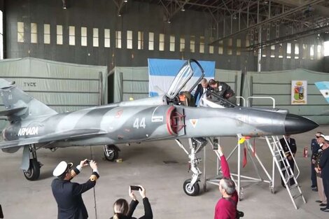 La insólita compra de 5 aviones Super Etendard.