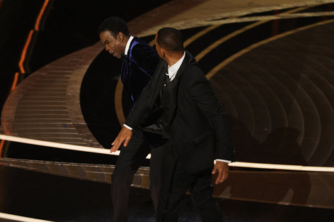 El momento polémico de la noche, cuando Will Smith abofetea a Chris Rock.