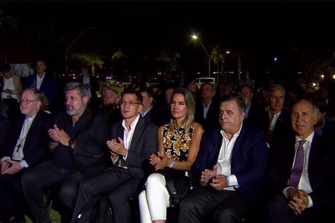 Víctor Santa María, Carolina Losada, Mario Negri y Ricardo Lorenzetti, entre los espectadores.