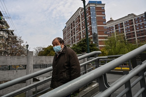 En la ciudad china de Shanghai 12,5 millones de personas quedaron confinadas ante los nuevos casos de covid-19.