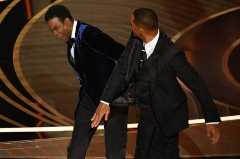 Will Smith golpea a Chris Rock