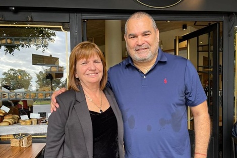 Patricia Bullrich y una foto que no sorprende: a los abrazos con José Luis Chilavert 