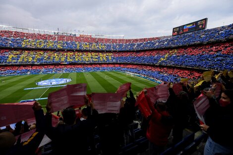 "More than empowerment", la frase formada en la tribuna del Camp Nou (Fuente: EFE)