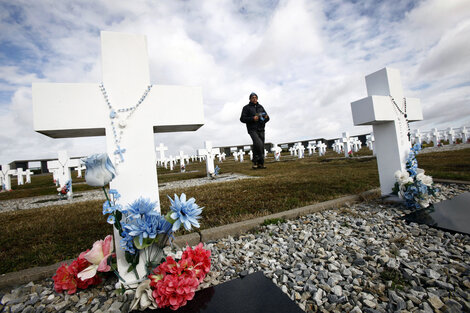 El cementerio de Darwin en las Islas Malvinas, donde fueron enterrados los soldados argentinos caídos en combate.