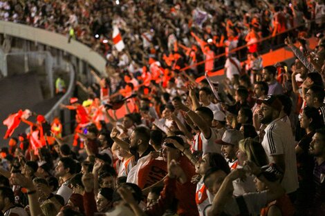 River informó que si los hinchas violentos son socios, serán suspendidos por tiempo indeterminado (Fuente: NA)