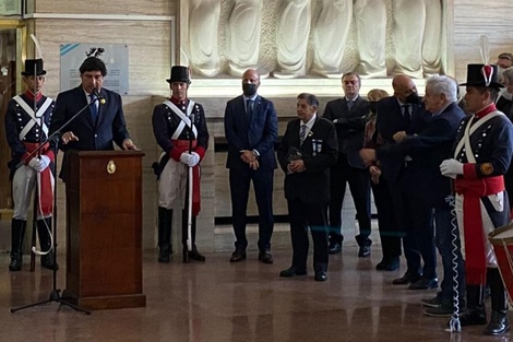 Homenaje a dos jueces excombatientes de Malvinas