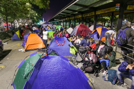 Larreta criminaliza la protesta social por partida doble