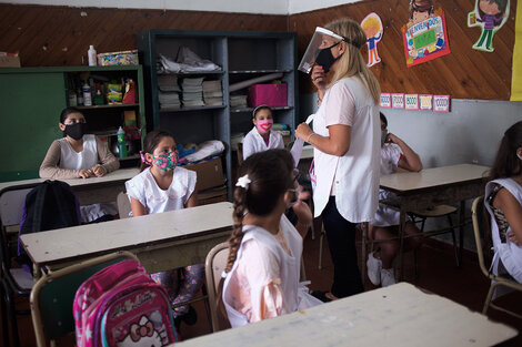 La respuesta de los gremios docentes al plan del Gobierno para ampliar el horario de las clases