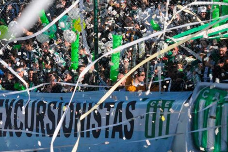 No se puede entrar con libros a la cancha