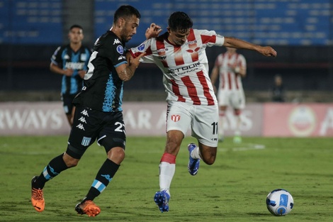 Copa Sudamericana: Racing derrotó a River Plate de Uruguay 