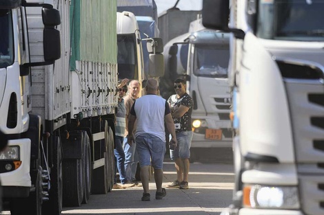 Las reuniones de los camioneros se mutiplicaron en toda la jornada.