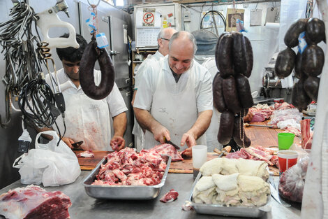 Esa antigua costumbre de invitar a un asado