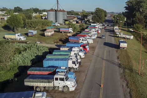 Transportistas de carga levantan el paro