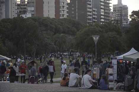 Los parques a la par del río sigue siendo atractivo para locales y visitantes. (Fuente: Sebastián Vargas)