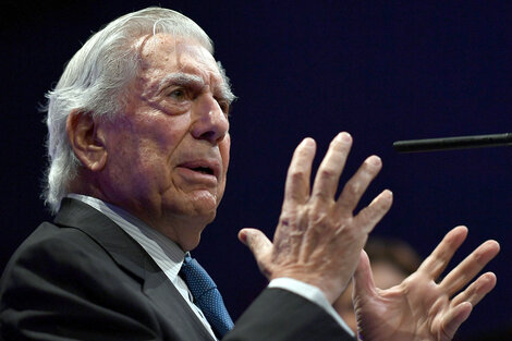 Vargas Llosa, aislado en Madrid, tras haber dado positivo de coronavirus