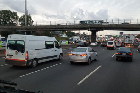 Choque múltiple en la Panamericana: 12 vehículos chocaron a altura San Isidro