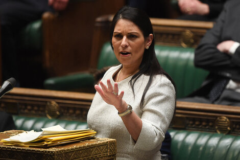 Priti Patel, la defensora de la pena de muerte que tiene en sus manos el futuro de Julian Assange