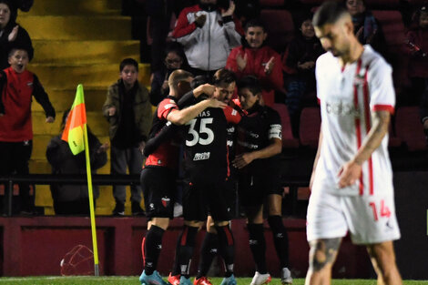 Copa de la Liga: Estudiantes empató con Colón y es el primer clasificado del certamen