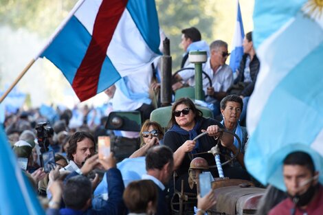 El documento leído incluyó la calificación de “vándalos y usurpadores” para el gobierno nacional. 