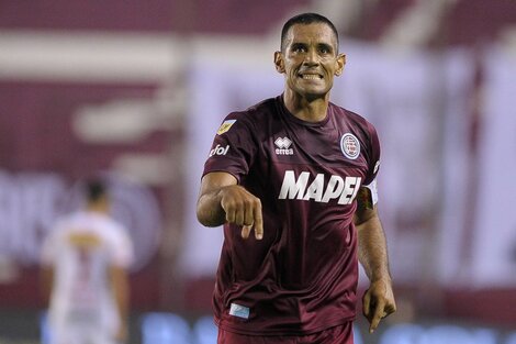 José Sand extendió su vínculo con Lanús hasta fin de este año 