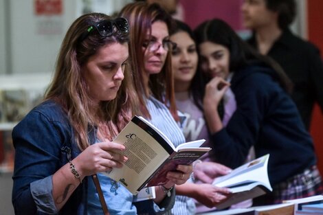 Cuánto deberían cobrar por su trabajo los escritores y escritoras: Presentan el primer tarifario de referencia