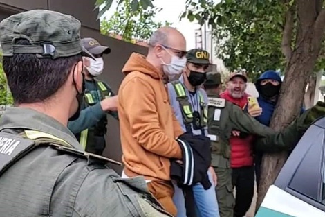 Bacchiani siendo detenido.