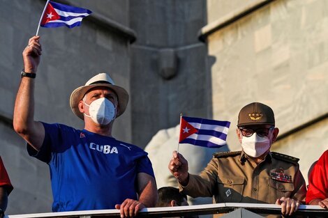 El expresidente Raúl Castro participó en los actos del Día del Trabajador