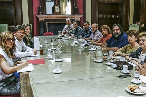 El gobernador Kicillof durante la reunión de diciembre pasado con el Frente de Unidad Docente Bonaerense.