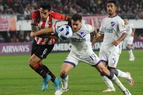 El partido tuvo mucha disputa en el mediocampo