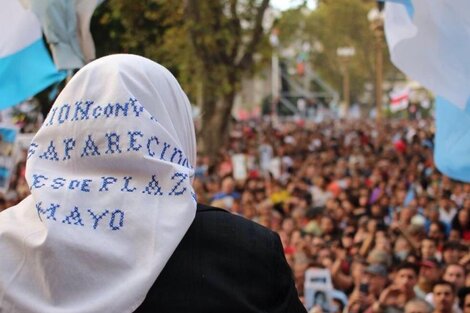 Raúl Zaffaroni: "El pañuelo blanco de las Madres de Plaza de Mayo es un símbolo de la no violencia"