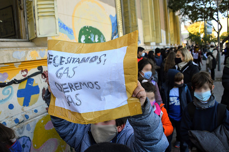 Educación responsabiliza a Litoral Gas.